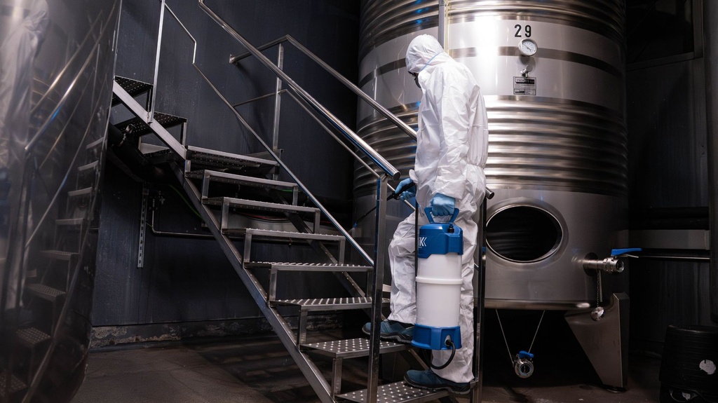 IK Alkaline Pro 12 Sprayer - 1.5 Gallon